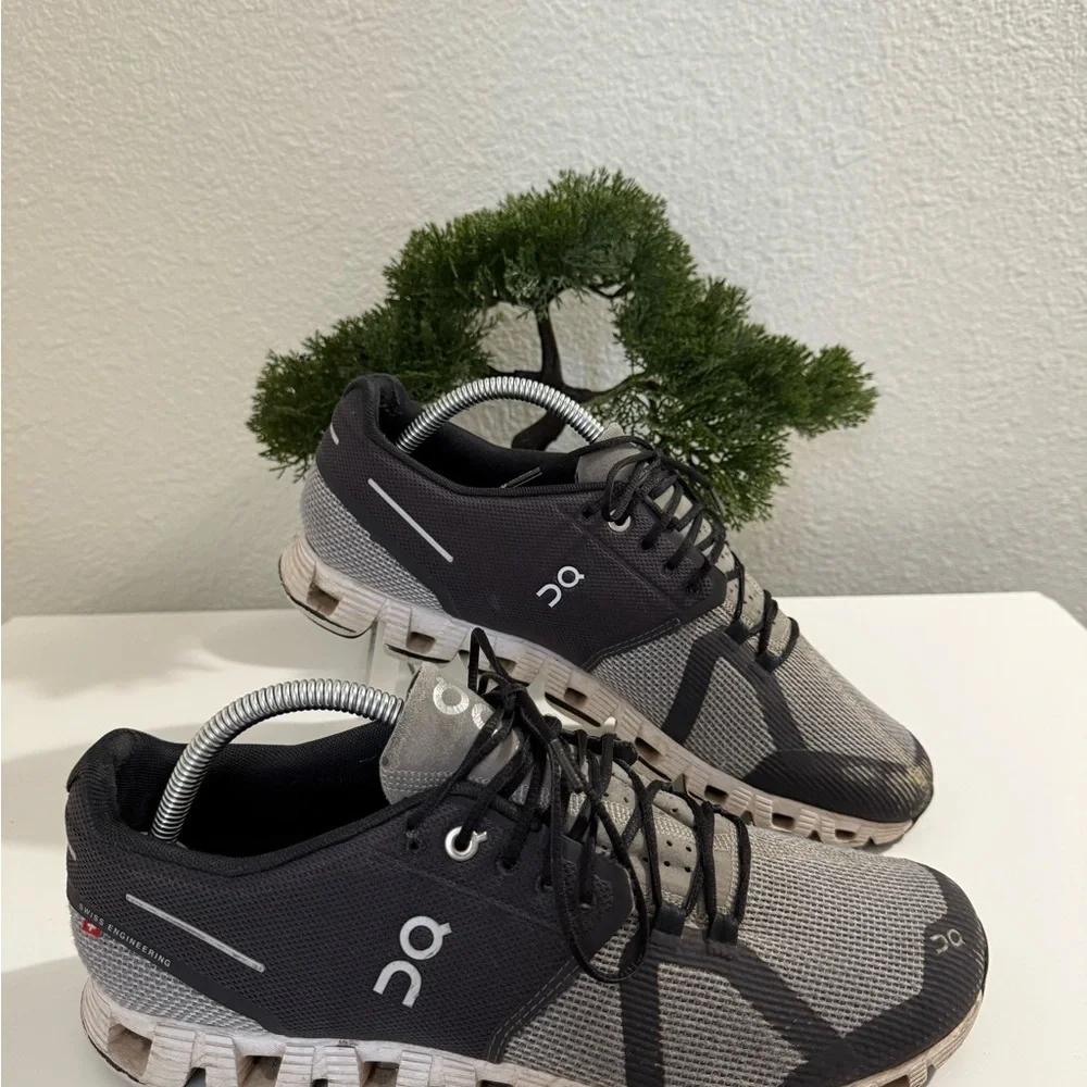 On Running Men's Black and White Athletic Shoes - Picture 1 of 10
